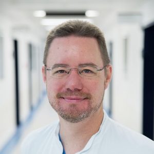 Das Bild zeigt den Arzt Philipp Seelig